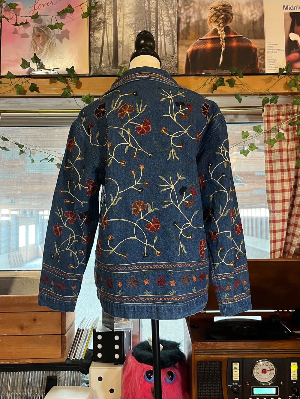 🍂Embroidered Denim Jacket🍂 - Picture 2 of 2